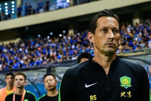 关于荷甲转会期走向成谜；北京国安更衣室发声；信心回归；球探报告显示潜力的信息