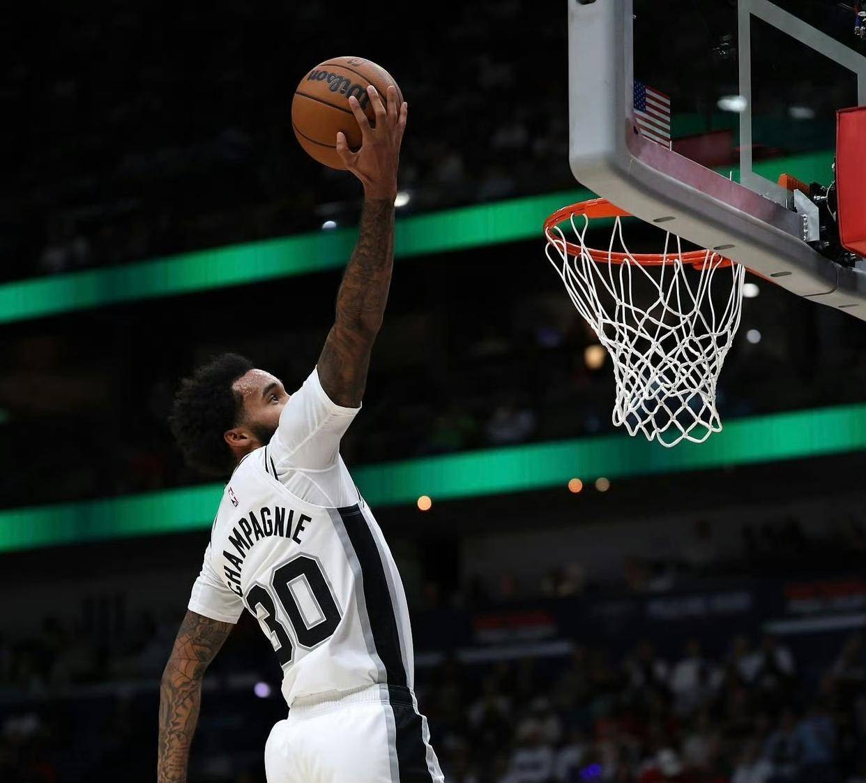 关于转会期体能课后，圣安东尼奥马刺回应争议备战CBA常规赛，话题不断，球探报告显示潜力的信息